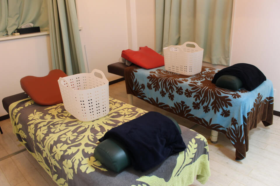 もみの氣　暖かな光溢れる施術場